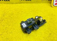 Кнопка ручника HONDA VEZEL 2014/Цвет G539P 35355T7AJ112M1 RU4 LEB, передняя