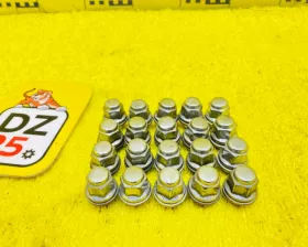 Гайка на колесо Toyota