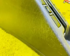 Бардачок между сиденьями Nissan