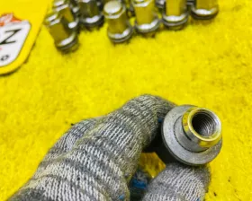 Гайка на колесо Toyota