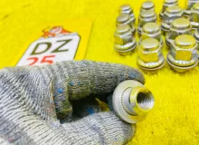 Гайка на колесо TOYOTA HARRIER 2014/Цвет 220 9094201033 AVU65W 2ARFXE