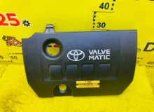 Пластиковая крышка на двс TOYOTA ISIS 2012/Цвет 070 1121237030 ZGM15W 2ZRFAE, передняя