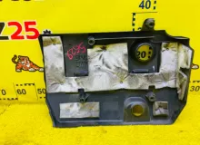 Пластиковая крышка на двс TOYOTA ISIS 2012/Цвет 070 1121237030 ZGM15W 2ZRFAE, передняя