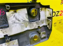 Пластиковая крышка на двс TOYOTA ISIS 2012/Цвет 070 1121237030 ZGM15W 2ZRFAE, передняя