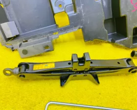 Поддомкратник/ домкрат TOYOTA