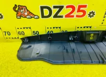 Пластик замка багажника TOYOTA ISIS 2012/Цвет 070 6793544050B0 ZGM15W 2ZRFAE, задний