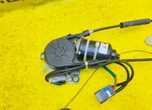 Доводчик двери TOYOTA ISIS 2012/Цвет 070 8500544011 ZGM15W 2ZRFAE, задний правый