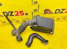 Корпус воздушного фильтра TOYOTA ISIS 2012/Цвет 070 1770037270 ZGM15W 2ZRFAE, передний