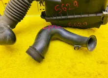 Корпус воздушного фильтра TOYOTA ISIS 2012/Цвет 070 1770037270 ZGM15W 2ZRFAE, передний