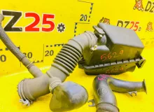 Корпус воздушного фильтра TOYOTA ISIS 2012/Цвет 070 1770037270 ZGM15W 2ZRFAE, передний