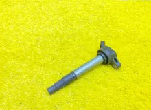 Катушка зажигания TOYOTA ISIS 2012/Цвет 070 9091902258 ZGM15W 2ZRFAE, передняя