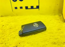 Ключ зажигания TOYOTA ISIS 2012/Цвет 070 8990428440 ZGM15W 2ZRFAE, передний