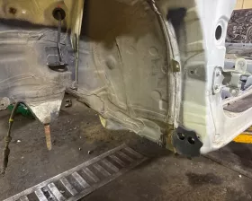 Лонжерон TOYOTA