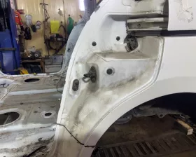 Крыло заднее TOYOTA