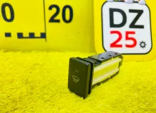 Кнопка включения обогрева стекла TOYOTA WISH 2013/Цвет 202 8479452010 ZGE25W 2ZRFAE, передняя