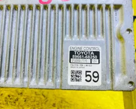 Блок управления двс TOYOTA