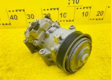Компрессор кондиционера TOYOTA WISH 2013/Цвет 202 8831068032 ZGE20W 2ZRFAE, передний