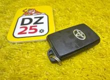 Ключ зажигания TOYOTA ISIS 2012/Цвет 070 8990428440 ZGM15W 2ZRFAE, передний