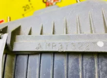 Корпус воздушного фильтра MITSUBISHI PAJERO IO 2000/Цвет W75D MR373750 H76W 4G93T, передний