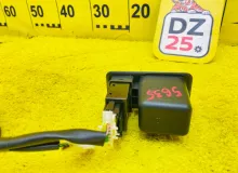 Кнопка туманки MITSUBISHI PAJERO IO 2000/Цвет W75D MR190951 H76W 4G93T, передняя