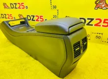 Бардачок между сиденьями Mercedes-Benz GLA-CLASS 2014/650U A1766802000 WDC156/X156/156.942 M270E16|270910|270.910, передний