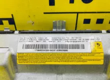 Подушка безопасности для колен Mercedes-Benz GLA-CLASS С ЗАРЯДОМ|2014 A1768600402 WDC156/X156/156.942 M270E16/270.910/270910, передняя правая