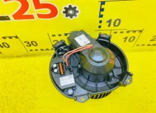 Мотор печки Mercedes-Benz GLA-CLASS 2014/650U A2469064300 WDC156/X156/156.942 M270E16/270.910/270910, передний