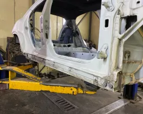 Порог кузова Mercedes-Benz