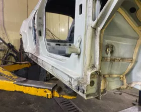 Порог кузова Mercedes-Benz