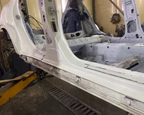 Порог кузова Mercedes-Benz
