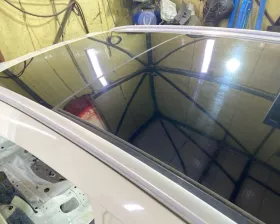 Люк Mercedes-Benz