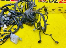 Коса под капот SUZUKI ESCUDO 2015/Цвет ZCE 3661054PC0 YD21S M16A, передняя