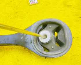 Подушка двигателя SUZUKI