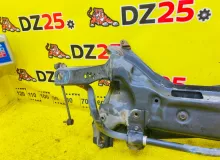 Балка под двс SUZUKI ESCUDO 2015/Цвет ZCE 4581061M01 YD21S M16A, передняя