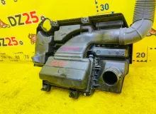 Корпус воздушного фильтра SUZUKI ESCUDO 2015/Цвет C06 1370061M00 YD21S M16A, передний