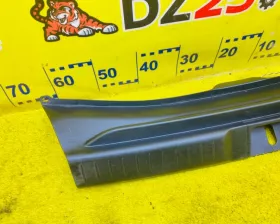 Пластик замка багажника SUZUKI