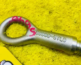 Крюк буксировочный SUZUKI