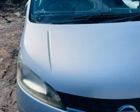 Капот Nissan