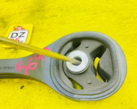 Подушка двигателя SUZUKI