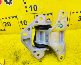 Подушка двигателя SUZUKI