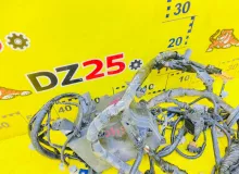 Коса под капот SUZUKI ESCUDO 2015/Цвет C06 3665054P00 YD21S M16A, передняя