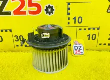 Мотор печки NISSAN NV200 2012/Цвет QX1 27226EE91C M20 HR16DE, передний