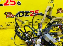Коса под торпеду NISSAN NV200 2012/Цвет QX1 240103LR0C M20 HR16DE, передняя