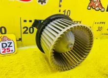 Мотор печки NISSAN NV200 2016/Цвет QM1 27226EE91D M20 HR16DE, передний