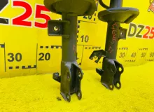 СТОЙКА ПАРА ЛЕВАЯ И ПРАВАЯ NISSAN NV200 2016/Цвет QM1 E43025LG0A M20 HR16DE, передняя