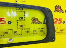 Стекло собачника NISSAN NV200 2017/Цвет QM1 83300JX01A M20 HR16DE, заднее правое