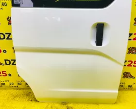 Дверь боковая Nissan