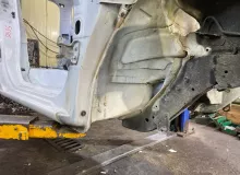 Лонжерон NISSAN NV200 2017/Цвет QM1 64100JX00A M20 HR16DE, передний правый