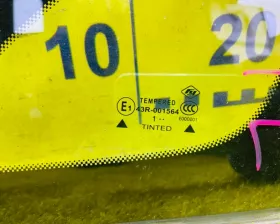 Стекло форточка NISSAN