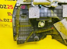 Обшивка багажника TOYOTA SIENTA 2016/Цвет 070 6473052520C0 NCP175 1NZFE, задняя правая